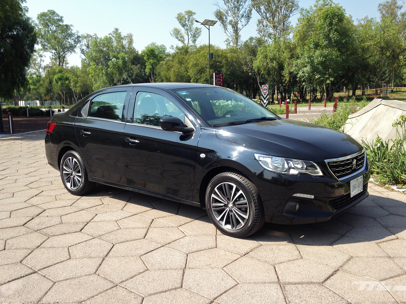 Peugeot 301 HDi, a prueba: Una interesante opción que no deberías pasar por alto para la ciduad