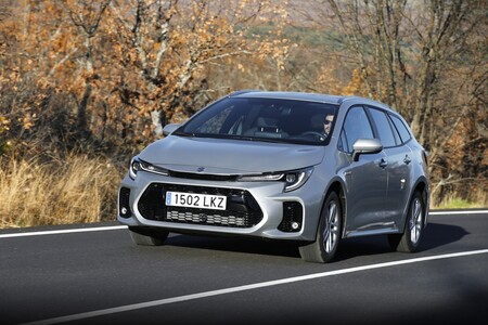 Probamos el Suzuki Swace, el Corolla Sports Touring que ha mutado a Suzuki para salvar sus emisiones de CO₂