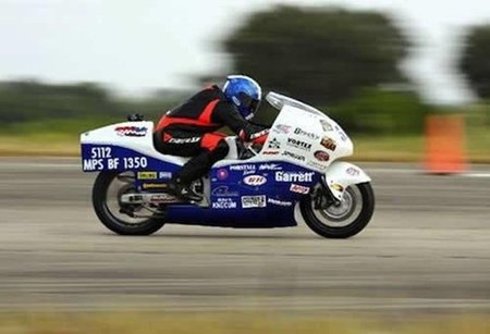 Suzuki Hayabusa a 450 km/h en la prueba de la milla