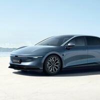 La batería de este coche eléctrico chino ‘anti-Tesla’ tarda menos en recargarse de lo que se tarda en llenar un depósito de gasolina