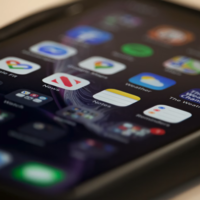 La ley les exige borrar nuestros datos, pero algunas empresas pasan: así fue mi odisea tratando de eliminar cuentas