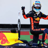 Daniel Ricciardo gana el GP de Azerbaiyán de F1 en la que Vettel pierde los nervios