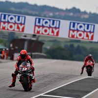 Maverick Viñales le da un toque a Aprilia tras otra avería: "No es mala suerte, hay que prestar más atención" 