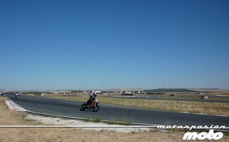 KTM-Supermotard-FK1-finalrecta