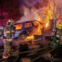 Aquí no hay quien viva, pero en serio: la pesadilla de vivir en una casa donde se han estrellado 30 coches en 30 años