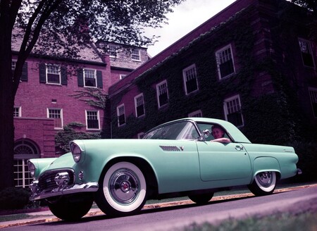 Ford Thunderbird podría revivir, pero ahora como un coche eléctrico