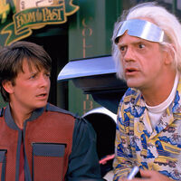 Si crees que la trama de incesto de 'Regreso al futuro' era rara, no era la única idea subida de tono que tuvieron