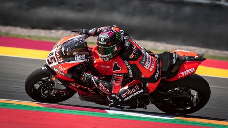 Scott Redding gana en Argentina y Jonathan Rea mantiene viva la llama tras un duelo apasionante con Toprak Razgatlioglu