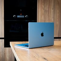 Ya es oficial: Apple subirá sus precios pero aún puedes conseguir el MacBook Air de 13 pulgadas y chip M4 más barato 