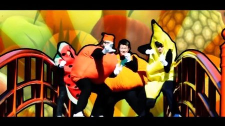 'Fruit Ninja Kinect'. Su tráiler es coñero y flipado a partes iguales. No os lo perdáis