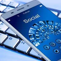 Facebook sigue vivo, actualiza tu página por favor