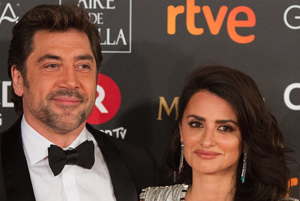 Javier Bardem ha dicho que en su casa uno de los dos siempre está con los niños. La ciencia lleva 60 años discutiendo si eso es bueno