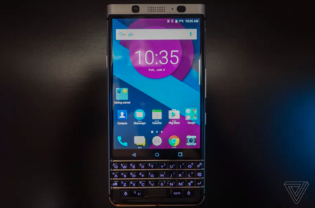 BlackBerry presenta a medias la DTEK70 Mercury con teclado físico, que llegará en el MWC