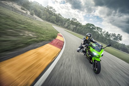 Kawasaki Ninja 400 2018 010