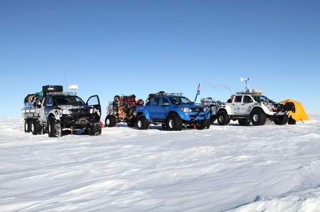 Conquistando la Antártida a los mandos de un Toyota Hilux
