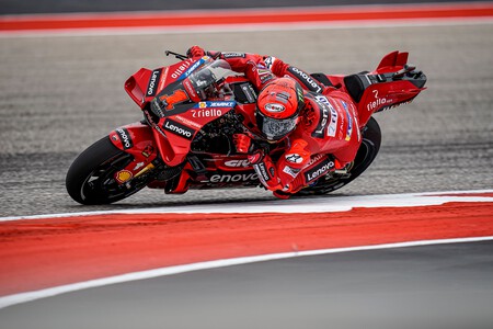 Pecco Bagnaia destroza el récord de Austin para evitar la primera pole position de Álex Rins en MotoGP