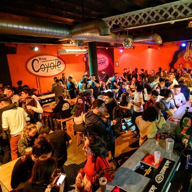El Triángulo Golfo barcelonés pierde otro icono: cierra el bar Coyote en Poblenou 