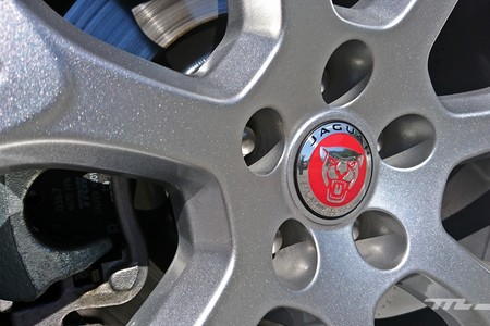 Jaguar F Type 2 0 2018 013
