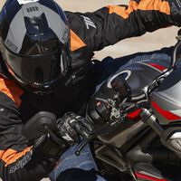 Hay un poco de casco en tus gérmenes. Deberías limpiar tu casco, y la solución es tan simple y barata que asusta 