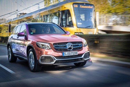 Mercedes comenzará a entregar las primeras unidades del GLC F-Cell a finales de octubre