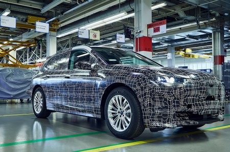 BMW invierte 400 millones de euros para fabricar el SUV eléctrico que competirá con el Audi e-tron: el iNEXT