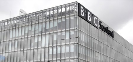 La BBC avisa a Facebook de fotos pedófilas en su red y Facebook a quien denuncia a la policía es a la BBC