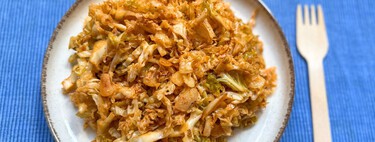 Repollo rehogado con ajo y pimentón, receta fácil y saludable