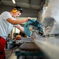 España tiene un gran problema con el relevo generacional del mercado laboral: faltan 3,5 millones de trabajadores jóvenes