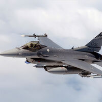 Pensávamos que tudo havia passado com os novos caças: F-16 está no ar há 50 anos e continua vendendo como água 