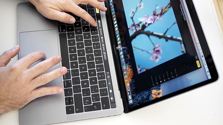 El trackpad de los futuros MacBook: más ancho y funcionando en conjunto con una cámara de detección de gestos