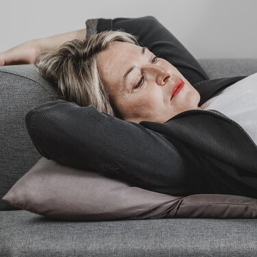 Este es el ejercicio que ayuda a dormir toda la noche a partir de los 50, según la ciencia