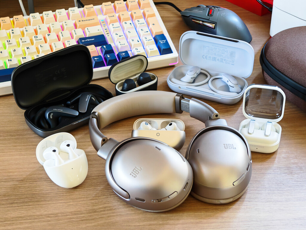 He terminado usando tres auriculares distintos en mi día a día. El director global de JBL me ha explicado que no estoy loco