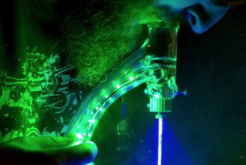 Un invento digno de Rick Sánchez para fumar este nuevo láser bong