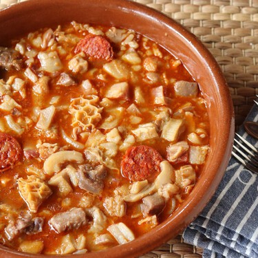 Todo el mundo suele hablar de los callos de Madrid, pero la receta que se hace en Oviedo es incluso mejor (y más fácil de comer) 