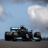 Valtteri Bottas se queda con la pole en Portimao por siete milésimas y Carlos Sainz saldrá quinto