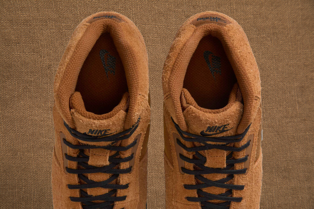 Parecen unas botas de senderismo, pero estas zapatillas de Nike y Stüssy son un clásico de los 90 en color chocolate que conquistarán el otoño 