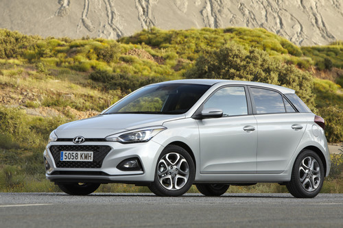 Probamos el Hyundai i20, un coche urbano con motores y tecnología que animan a huír de la ciudad