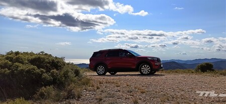 Probamos el nuevo Ford Explorer Híbrido: un apabullante SUV con intenso sabor americano