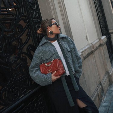 Lefties arrasa con el nuevo bolso bandolera efecto charol disponible en dos colores y por menos de 20 euros