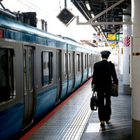 Corea del Sur tiene la natalidad más baja del mundo y cree tener la solución: los trenes de alta velocidad