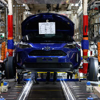 La crisis de microchips alcanza a Toyota: recortará la producción de coches un 40%