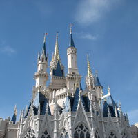 Disney World tiene un controvertido privilegio que pocos otros lugares en el mundo tienen: los aviones no pueden sobrevolarlo