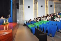 Cómo facturar ingresos por conferencias, cursos y charlas