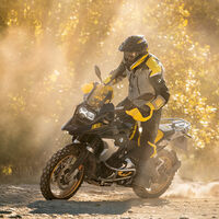BMW R 1250 GS y R 1250 GS Adventure: más equipadas de serie y una nueva edición especial por los 40 años de GS