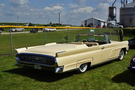 Lincoln Continental