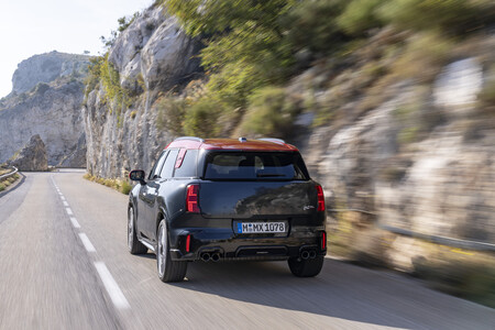 MINI Countryman John Cooper Works trasera