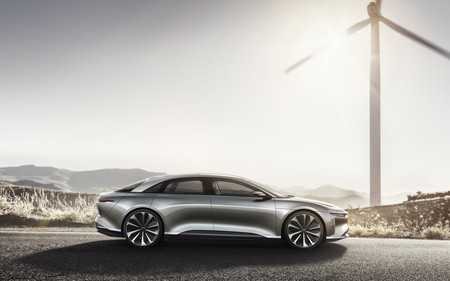 Lucid Motors sigue a lo suyo: la berlina eléctrica 'Air' alcanza los 378 km/h en circuito cerrado