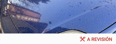 La calima está dejando los coches hechos un asco. Cómo combatirla y que no se convierta en un problema también para tu seguridad 