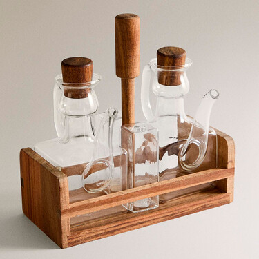 Zara Home vende el set ideal para tener tanto aceite como vinagre a mano en la mesa que además suma en decoración 