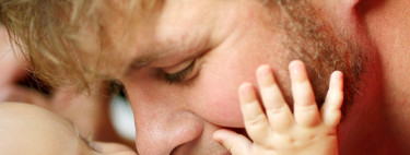 Los bebés de padres que se involucran en la crianza aprenden más rápido, afirma un estudio